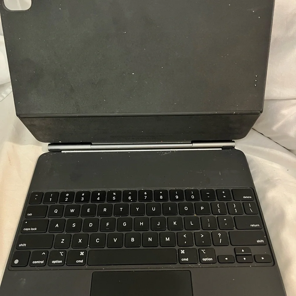 Apple GEN6 (2023) Black Magic Keyboard. Perfect condition, hardly used. $250